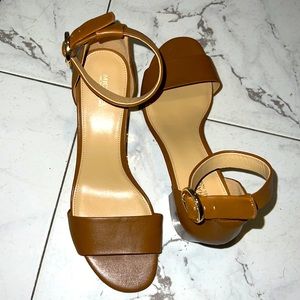 Michael kors sandals- mid heels